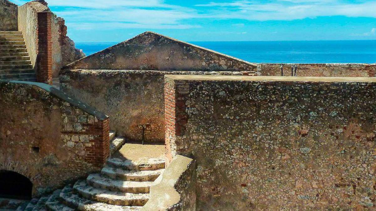 Die Morro Festung in Santiago de Cuba |  Cuba Real Tours / Chamleon
