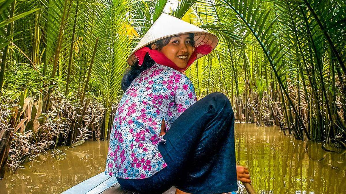 Bootsfahrt durch den Wasserkokosnusswald |  Erne Lepple / Chamleon