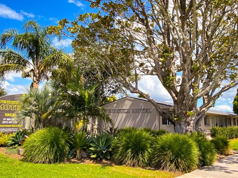 Peninsula Motel |  Peninsula Motel / Chamleon