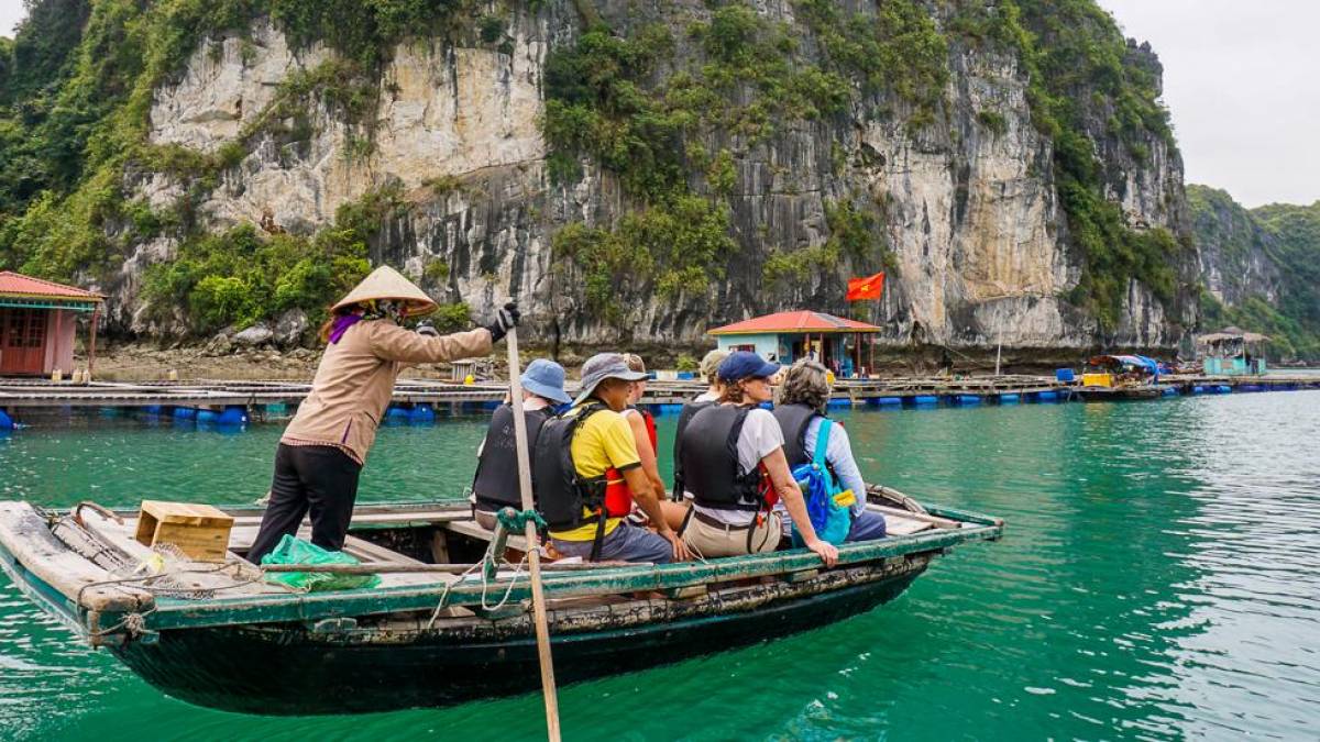 Ausflug in der Halong-Bucht |  Flora Klebb / Chamleon
