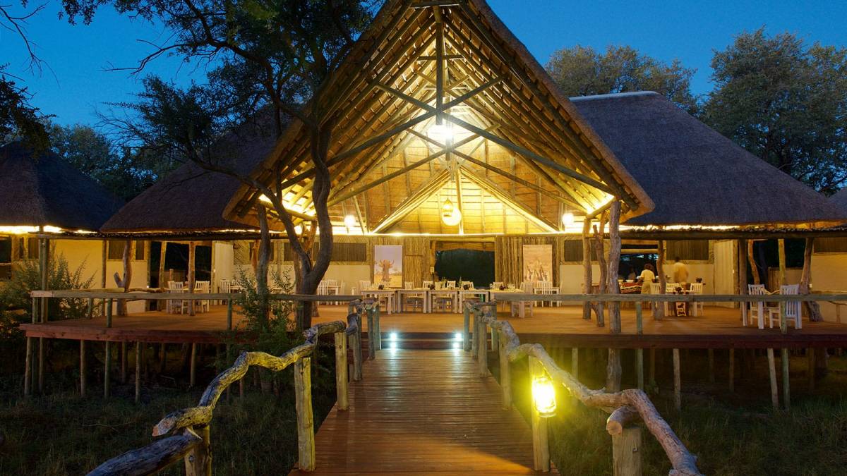 Gomoti Lodge |  Peter Pack, Pack Safari / Chamleon