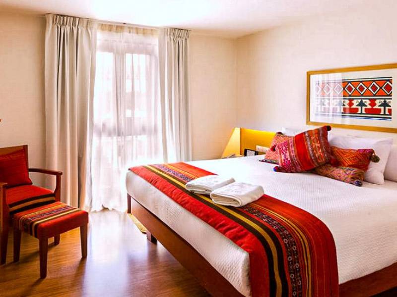 Hotel San Agustin Plaza |  David L. und Mendoza V., San Agustin Plaza / Chamleon