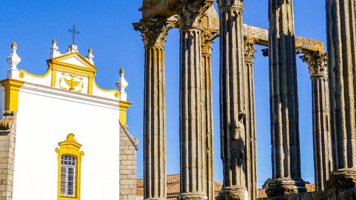 Rmischer Tempel und Kathedrale von Evora |  Falco, Pixabay / Chamleon