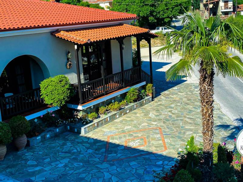 Hotel Kastraki |  Hotel Kastraki / Chamleon