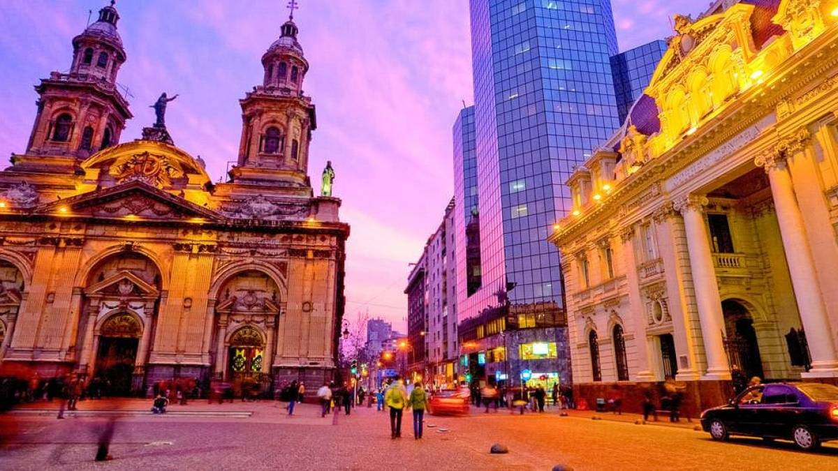 Kathedrale und Hauptpost in Santiago de Chile |  Markus Friedrich, Vision 21 / Chamleon