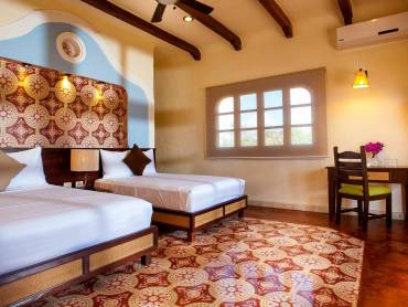 Hacienda Sotutade Peon |  Hacienda Sotutade Peon / Chamleon