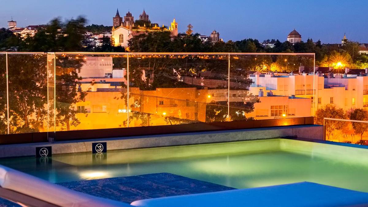 Vitoria Stone Hotel in Evora |  Vitoria Stone Hotel / Chamleon
