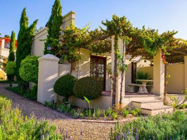 Cultivar Guest Lodge |  Cultivar Guest Lodge / Chamleon