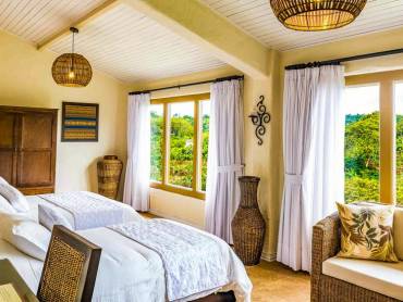 Estrella del Monte |  Kelly Wilkinson, Estrella del Monte / Chamleon