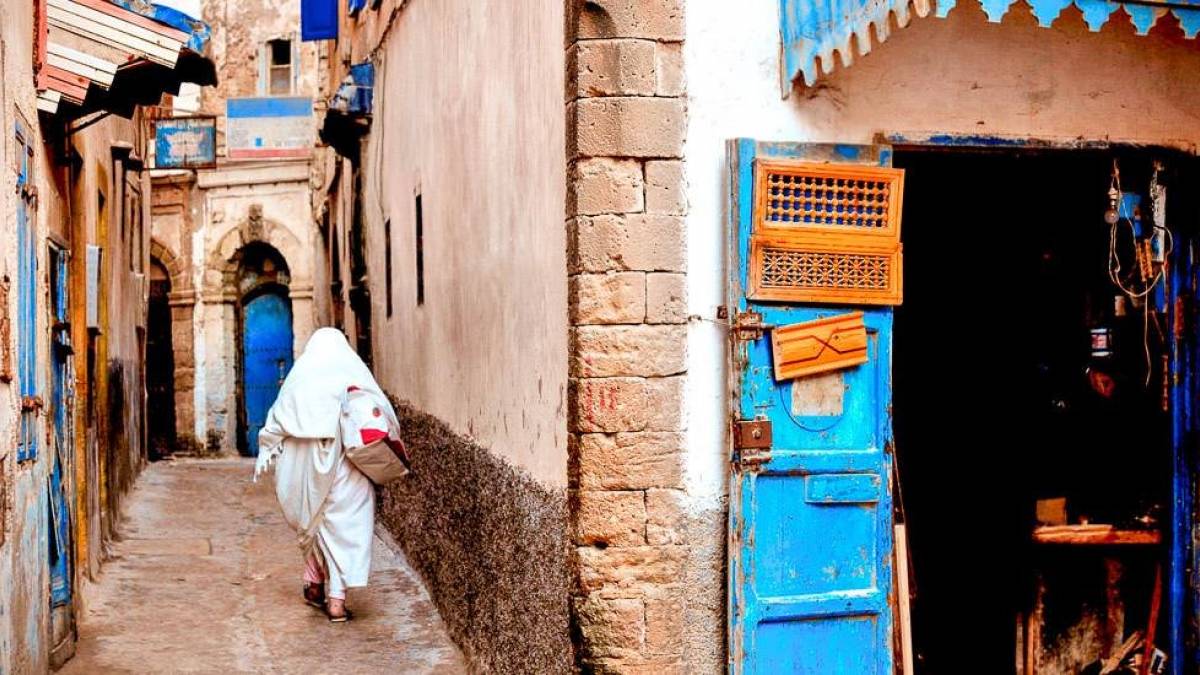 Frau in den Gassen Marrakeschs |  Ugurhan Betin Brkovic, iStockphoto.com / Chamleon