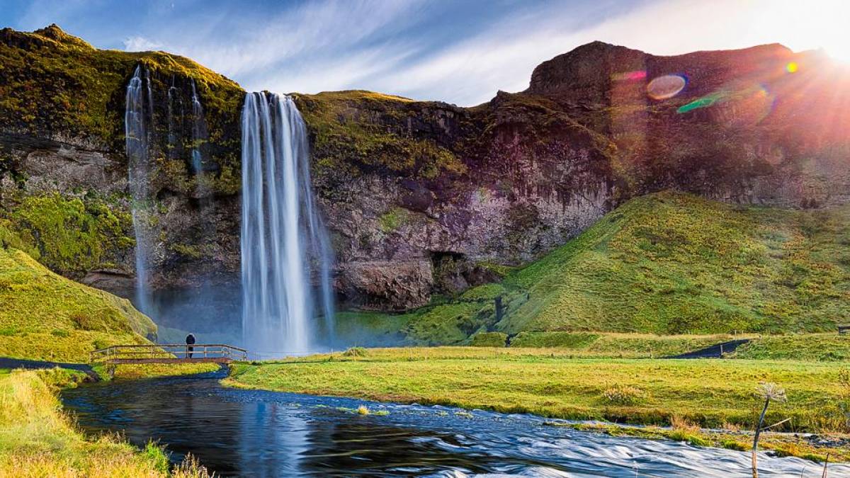 Seljalandsfoss im Gegenlicht |  technotr, iStockphoto.com / Chamleon