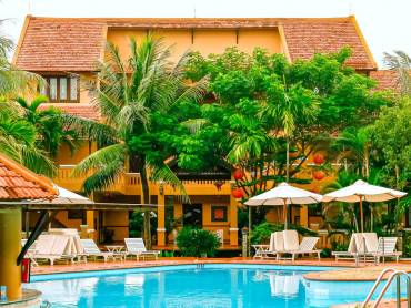 Vinh Hung Riverside Resort |  Christian Hergenrther / Chamleon