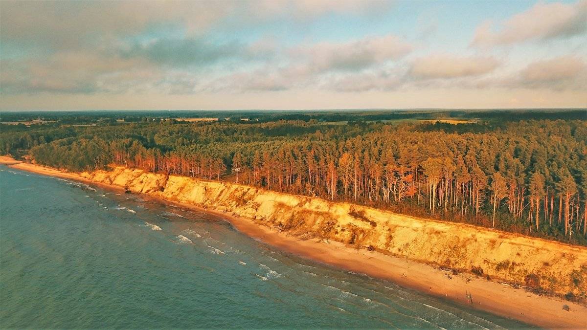 Lettland - Magnetic Latvia Travel Trailer