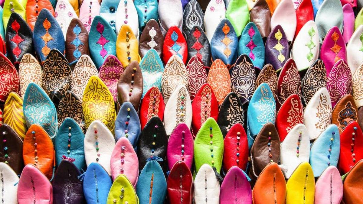 Buntes Sortiment von Pantoffeln |  Isabella Pfenninger, iStockphoto.com / Chamleon