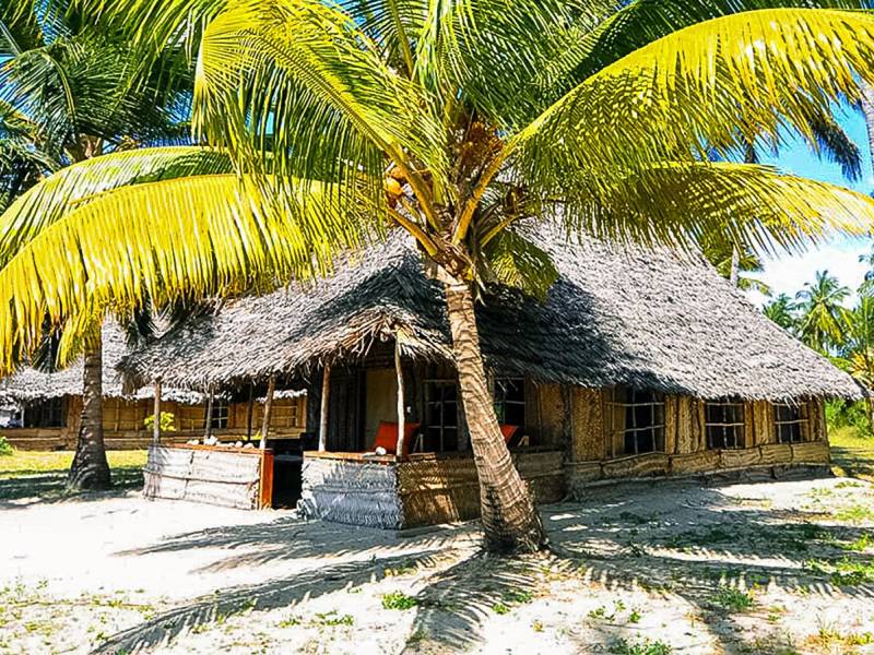 Emayani Beach Lodge |  Emayani Beach Lodge / Chamleon