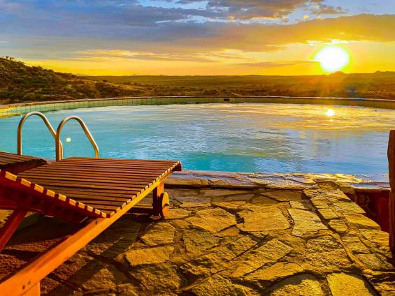 Sonnenuntergang auf der Onjala Lodge |  Harald Haas / Chamleon