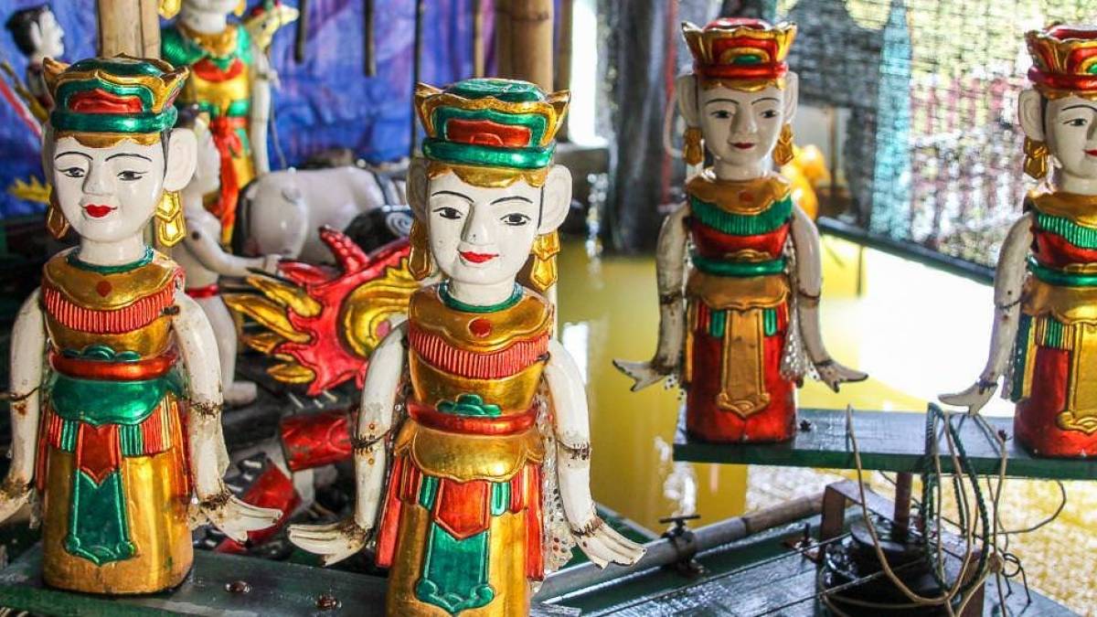 Wasserpuppen hinter den Kulissen |  Claudia Exner / Chamleon