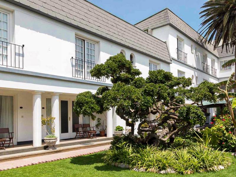 Hansa Hotel |  Hansa Hotel / Chamleon