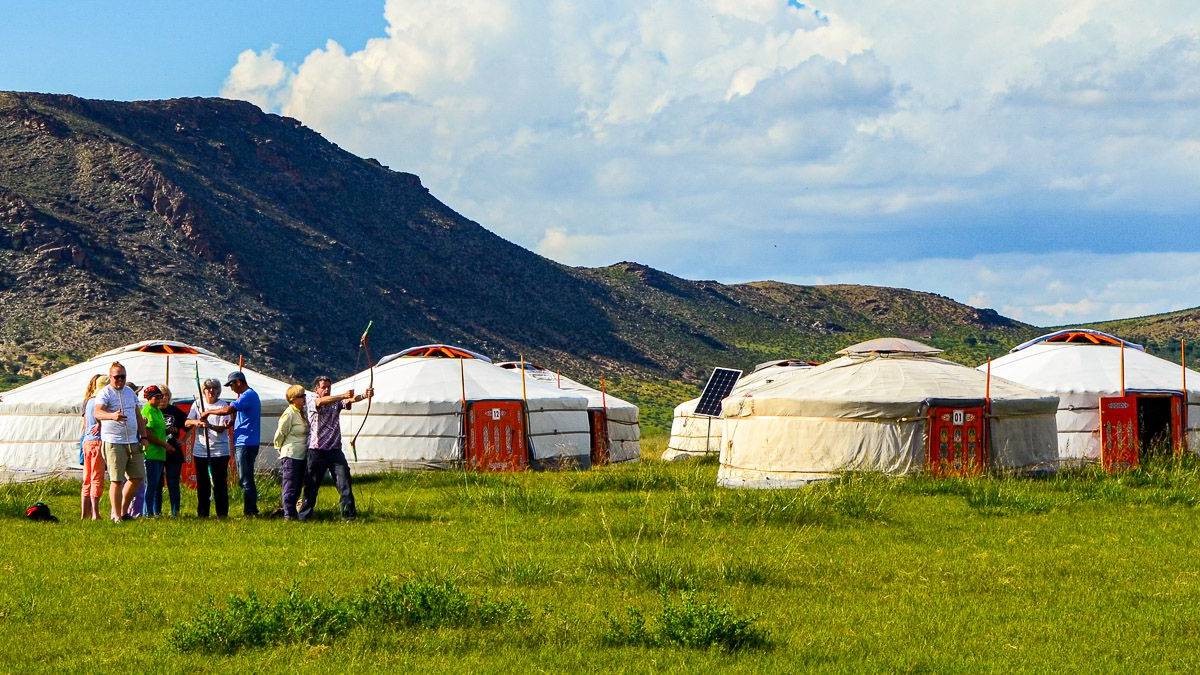 Jurtencamp der Nomadengemeinde Gurvanbulag |  Gurvanbulag Community Eco Camp / Chamleon