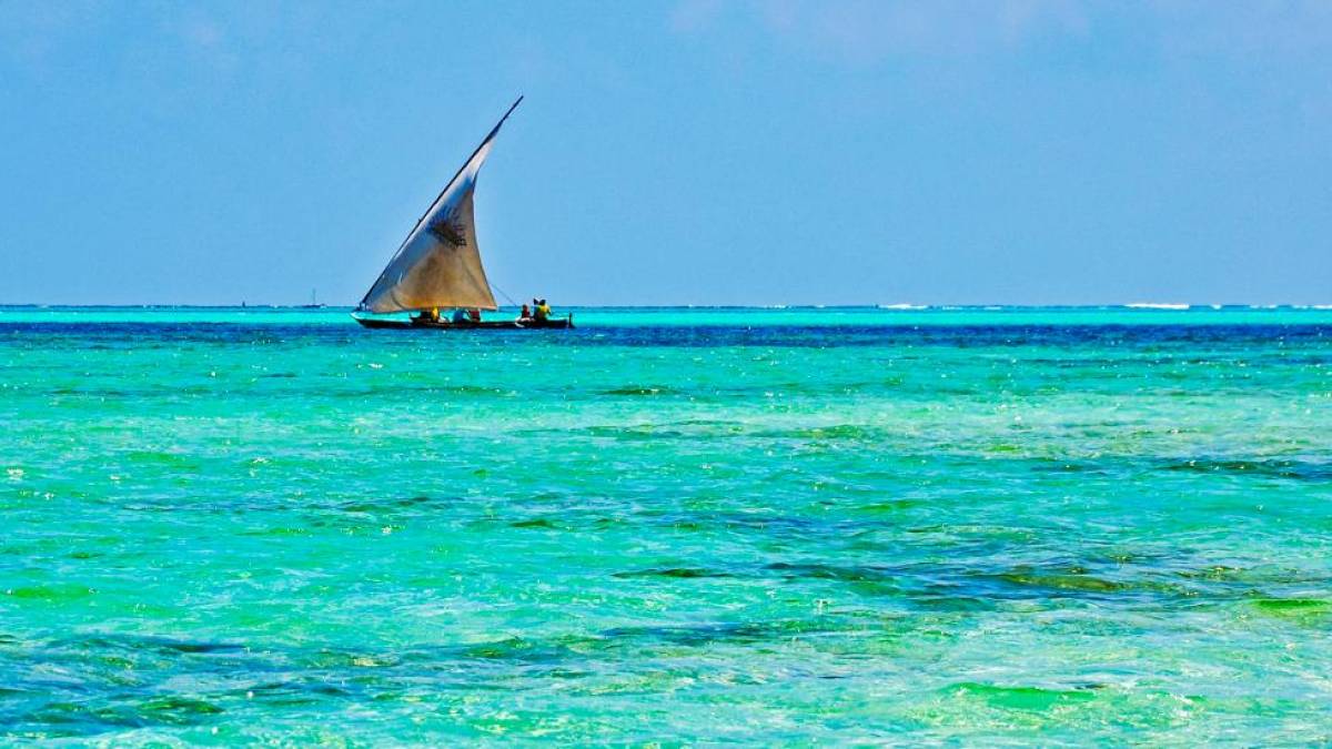 Dhow vor Sansibar |  Bernhard Steiner / Chamleon
