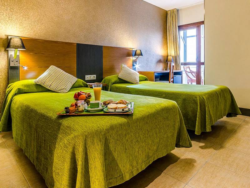 Hotel Regio in Cadiz |  Hotel Regio / Chamleon