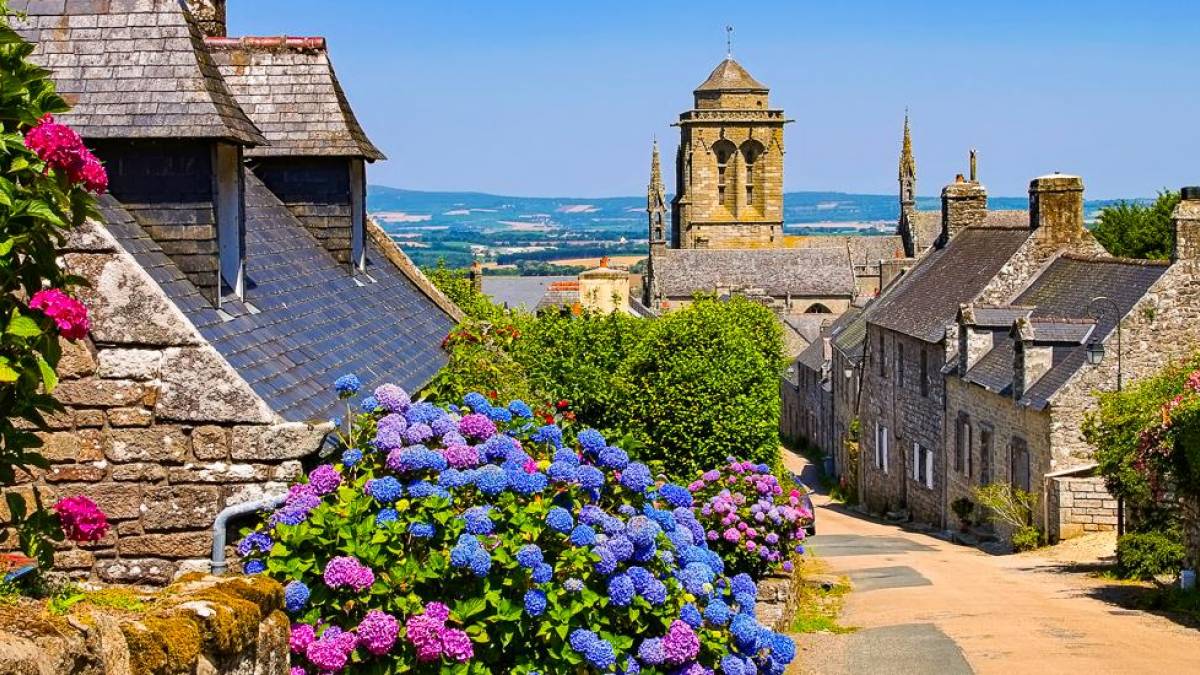 Mittelalterliches Dorf Locronan |  LianeM, iStockphoto.com / Chamleon