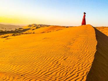 Frau in der Wste Rub al-Chali