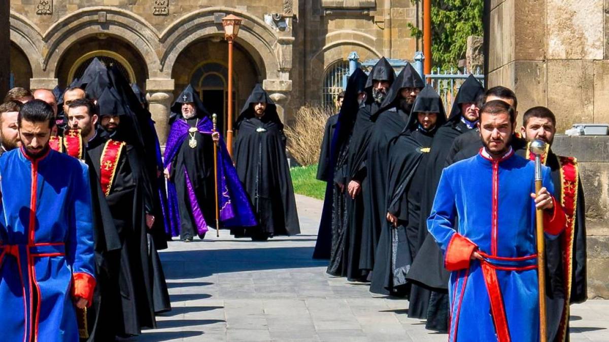 Kirchliche Prozession mit dem Patriarchen |  Hannes Schleicher / Chamleon