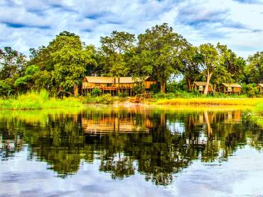 Kazile Island Lodge |  Kazile Island Lodge / Chamleon