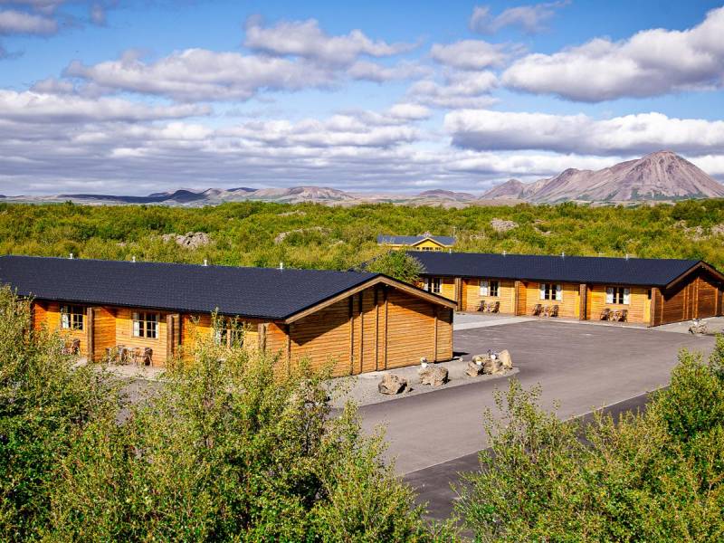 Vogafjos Guesthouse |  Peter Pobocek, Vogafjos Guesthouse / Chamleon