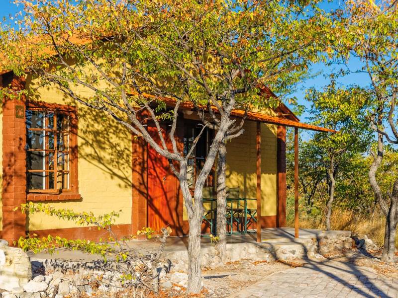 Etosha Safari Camp |  Hartmut Roeder, Gondwana Collection Namibia / Chamleon