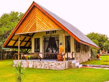 Serenity on the Lake Resort |  Serenity on the Lake Resort / Chamleon