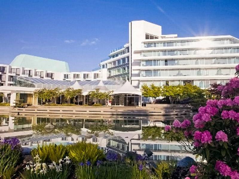 Inn at Laurel Point |  Inn at Laurel Point / Chamleon