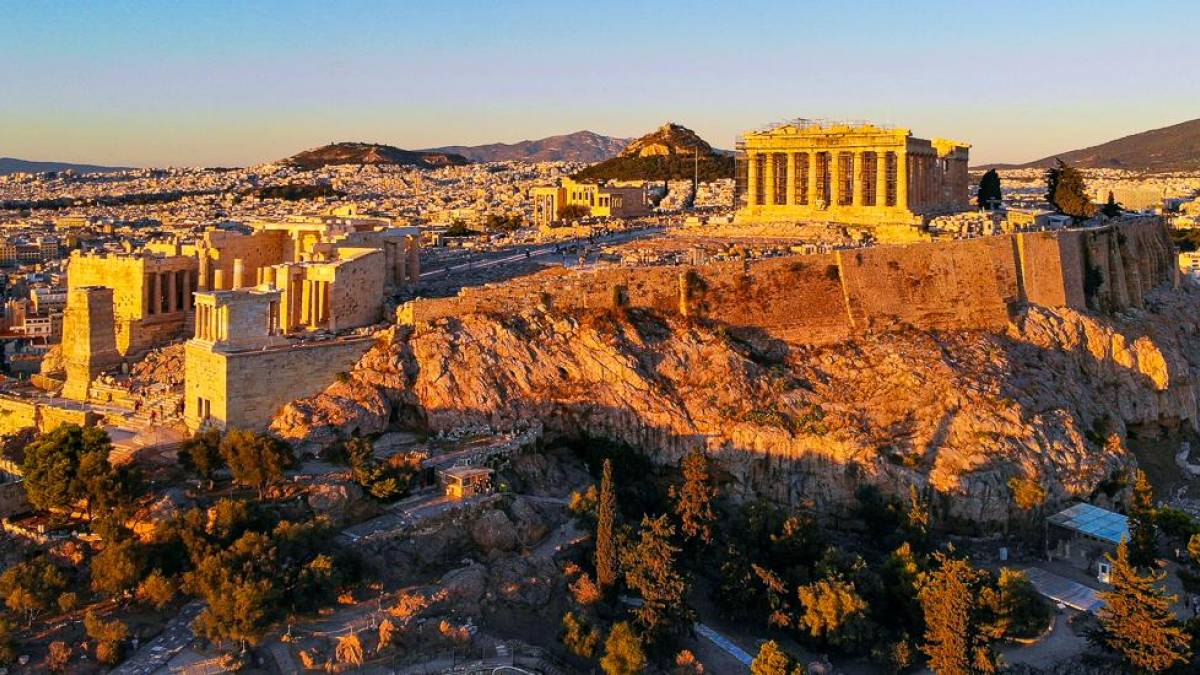 Akropolis hoch ber Athen |  Roland Fnyes, Unsplash / Chamleon