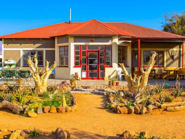 Gstefarm Omandumba |  Peter Pack, Packsafari / Chamleon