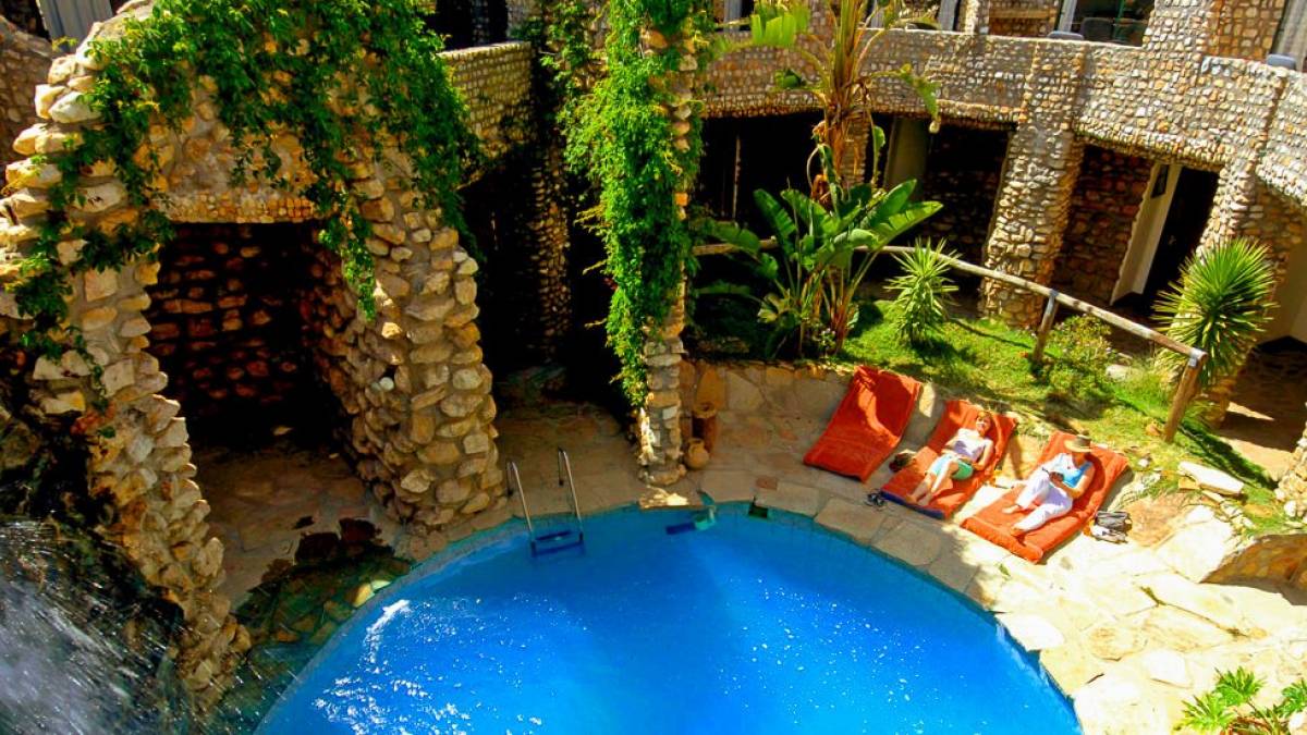 Onjala Lodge, Blick auf den Pool |  Peter Pack, Pack Safari / Chamleon