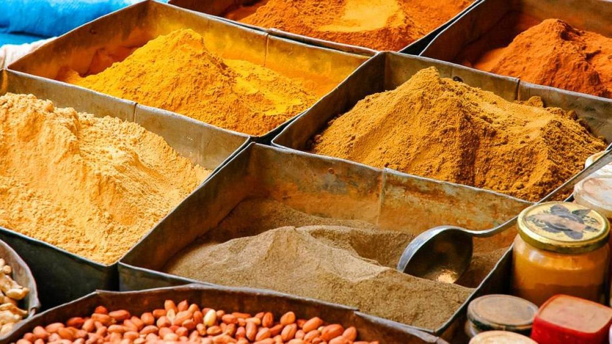 Gewrze Afrikas |  cataStock, iStockphoto.com / Chamleon